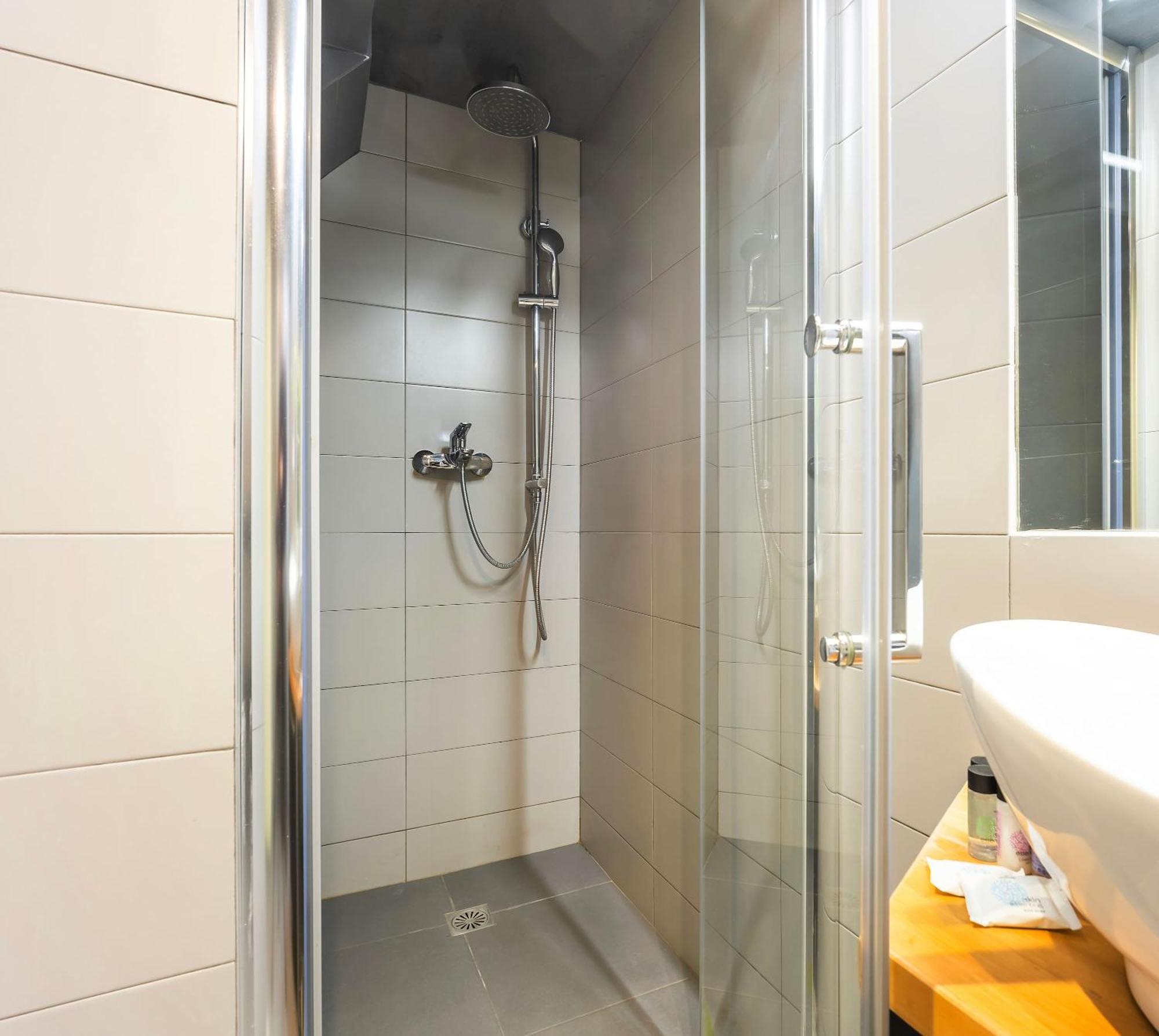 אתונה Gazi Urban Residence מראה חיצוני תמונה